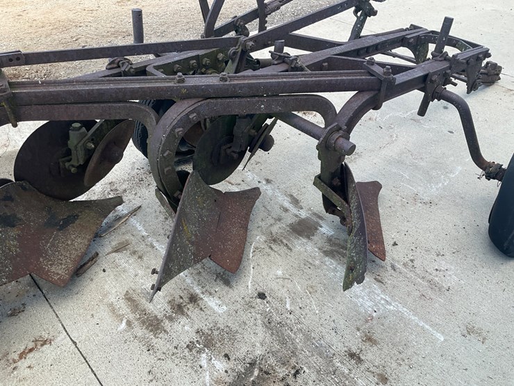 #5307-•-antique-2-bottom-pull-type-moldboard-plow-image-5