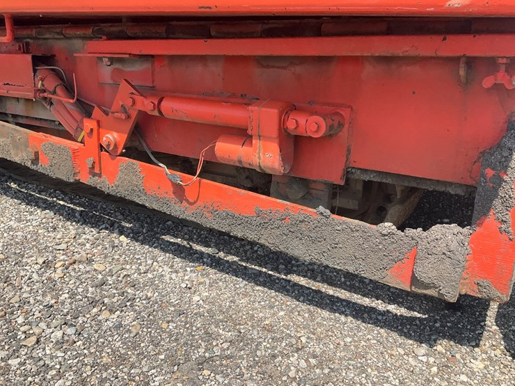 #1675-•-leeboy-tracked-asphalt-paver-image-32