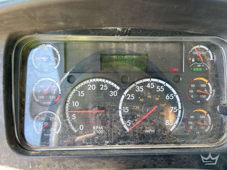 2019-freightliner-m2-106-image-14