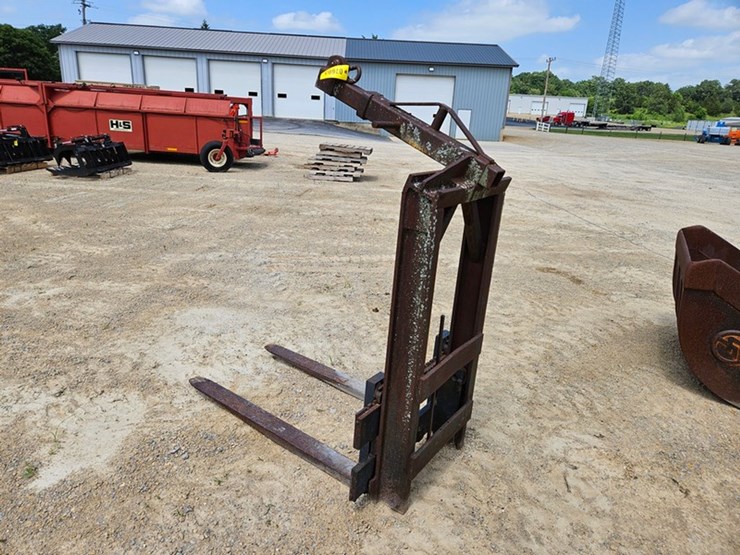 #103-•-pallet-fork-&-boom-image-3