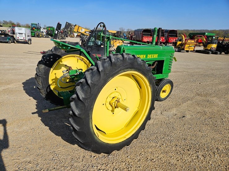 john-deere-b-image-5