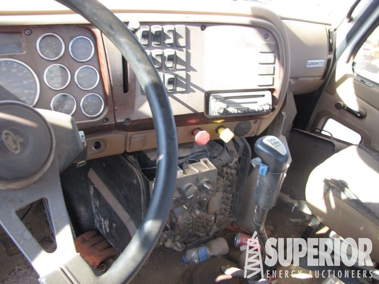 2004-massey-ferguson-8-image-11