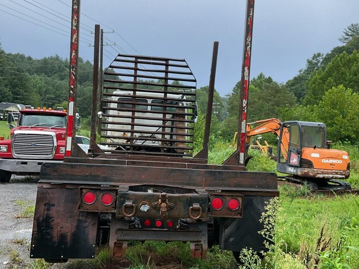 #141-•-1988-freightliner-log-truck-image-4