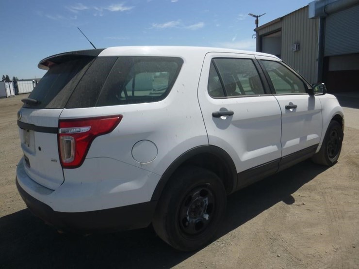 2015-ford-explorer-image-3