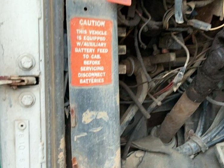 #131-•-1988-husky-brute-knuckleboom-on-truck-image-104
