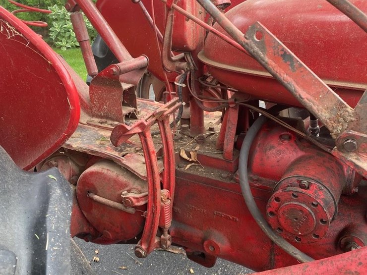 #6067-•-1948-farmall-h-tractor-image-23