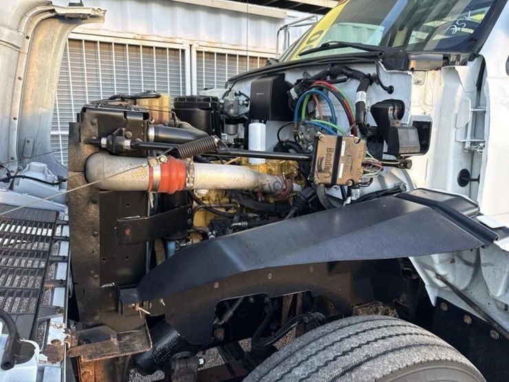 2002-chevrolet-c7500-kodiak-digger-derrick-image-37