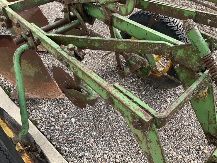 #5308-•-2-bottom-pull-type-moldboard-plow-image-6