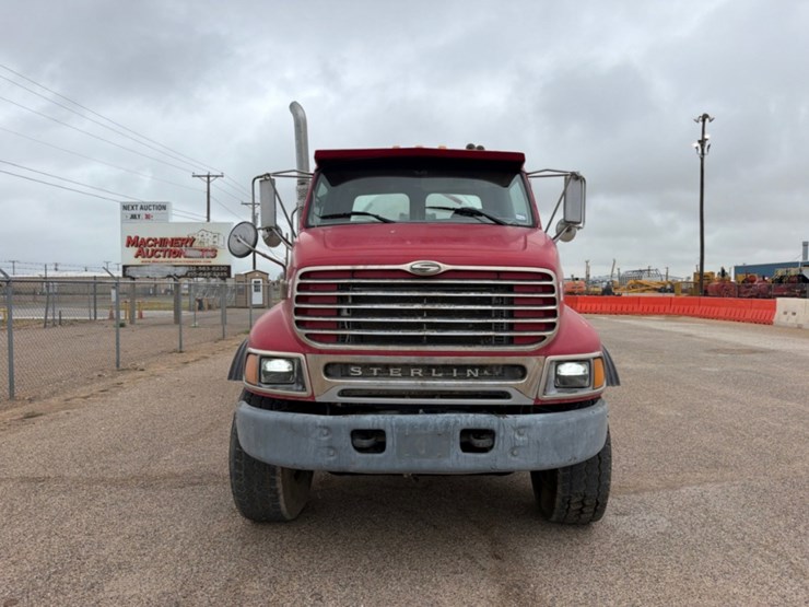 2006-sterling-lt9500-image-2