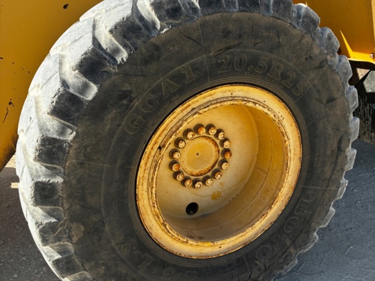 2005-komatsu-wa320-image-13