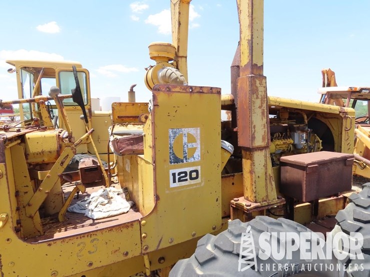 caterpillar-120-image-2