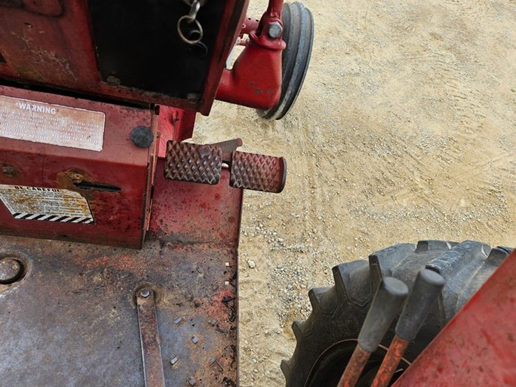 #53-•-interantional-656-farmall-tractor-image-21