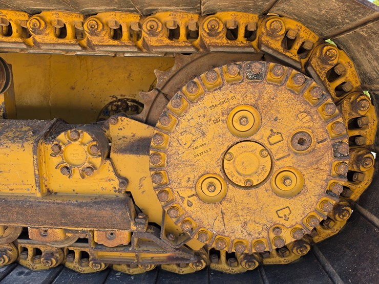 2016-caterpillar-d6k2-lgp-image-40
