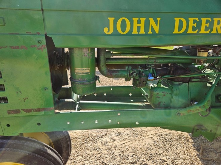 john-deere-b-image-11