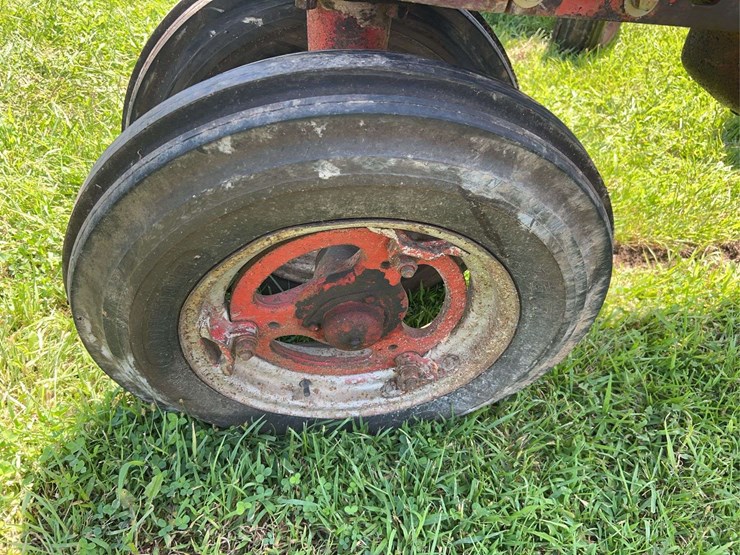 1955-farmall-300-image-21