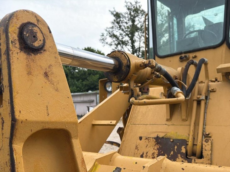 1990-deere-444e-image-24