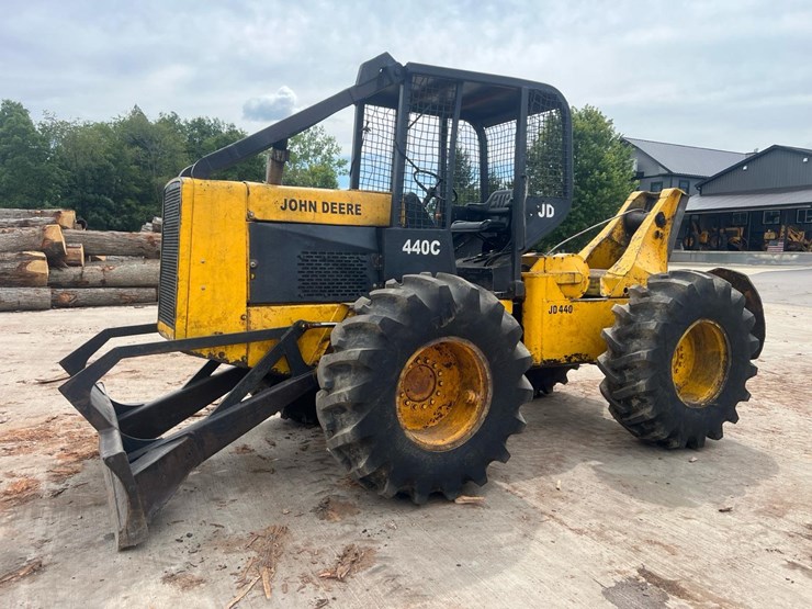 john-deere-440c-image-1