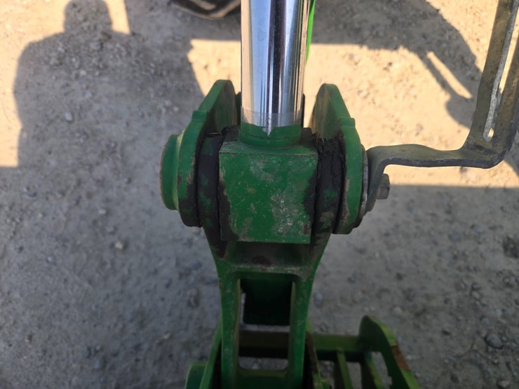 2024-john-deere-5075e-image-69