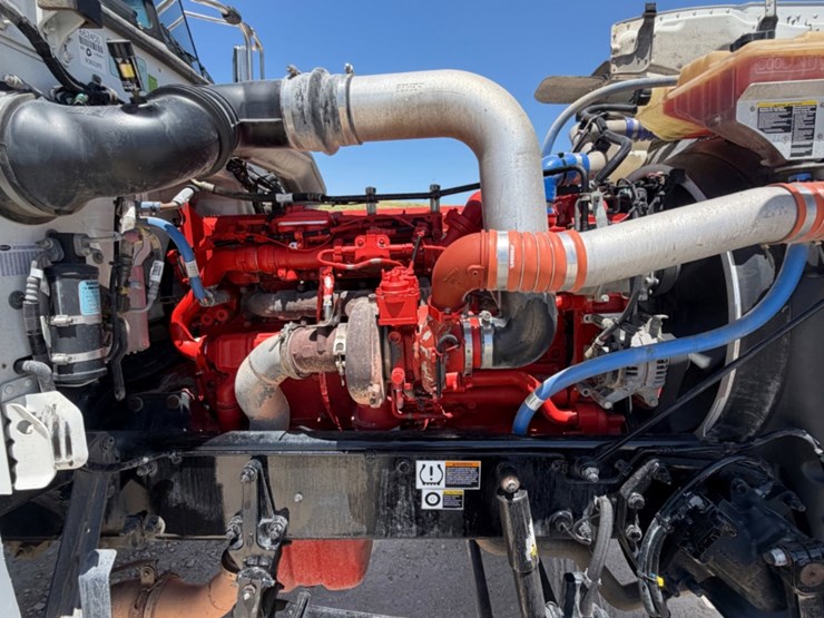 2020-peterbilt-389-image-13