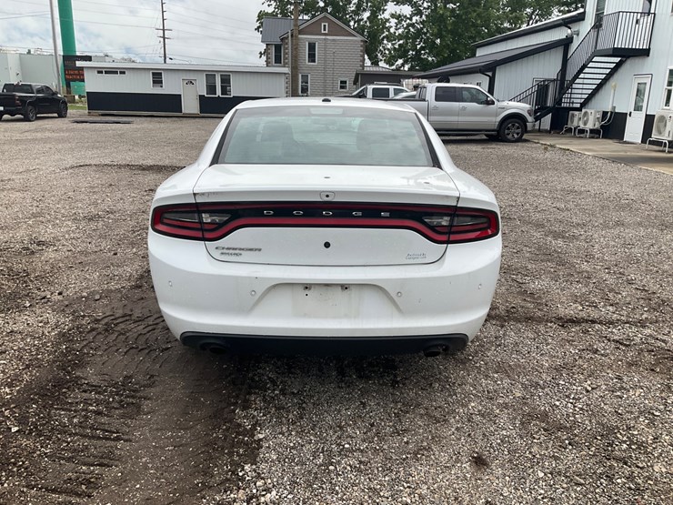 #2050-•-2018-dodge-charger-awd-image-4
