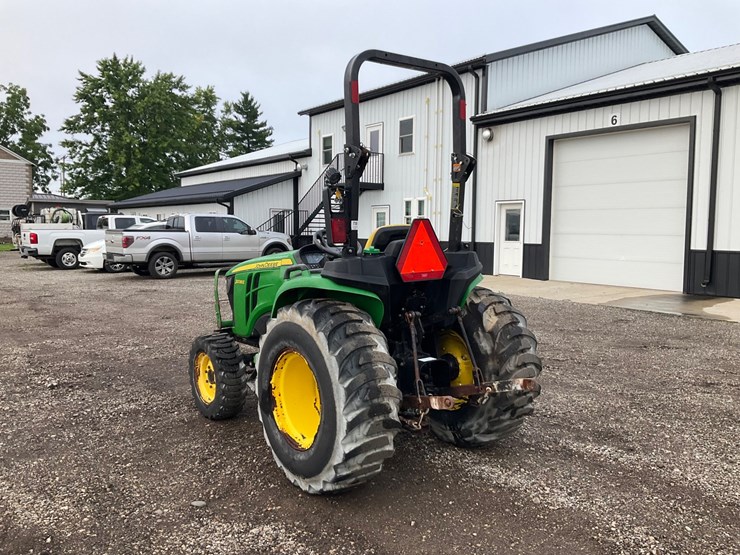 john-deere-3038e-image-3