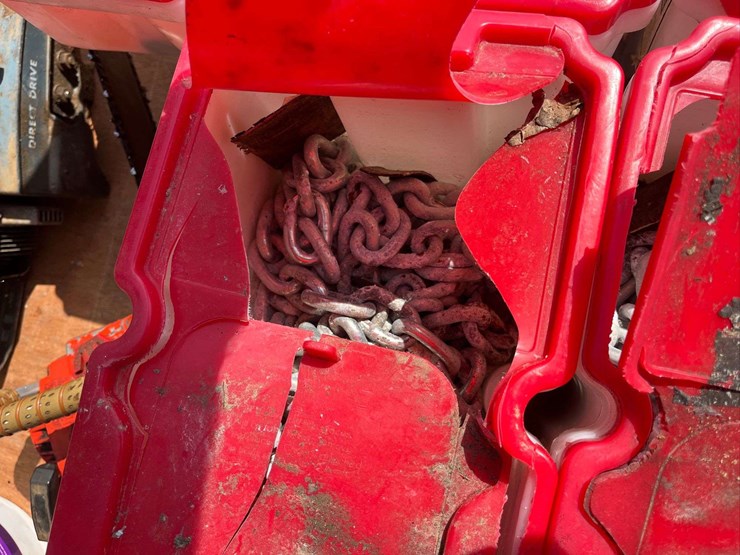 (7)-buckets-of-used-3/8-chains,-image-9