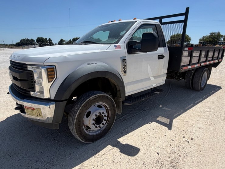 2019-ford-f550-image-1