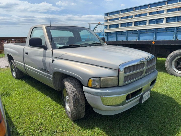 1998-dodge-ram-1500-image-2