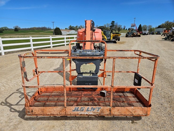 #89-•-jlg-460si-basket-lift-image-8