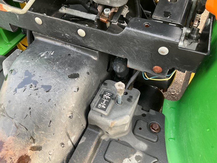 john-deere-3038e-image-70