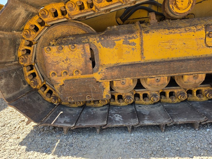 2016-caterpillar-d6k2-lgp-image-47