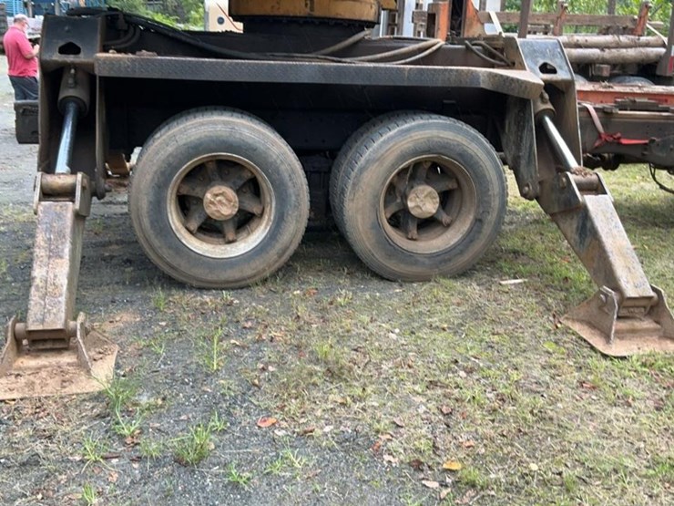 #131-•-1988-husky-brute-knuckleboom-on-truck-image-69