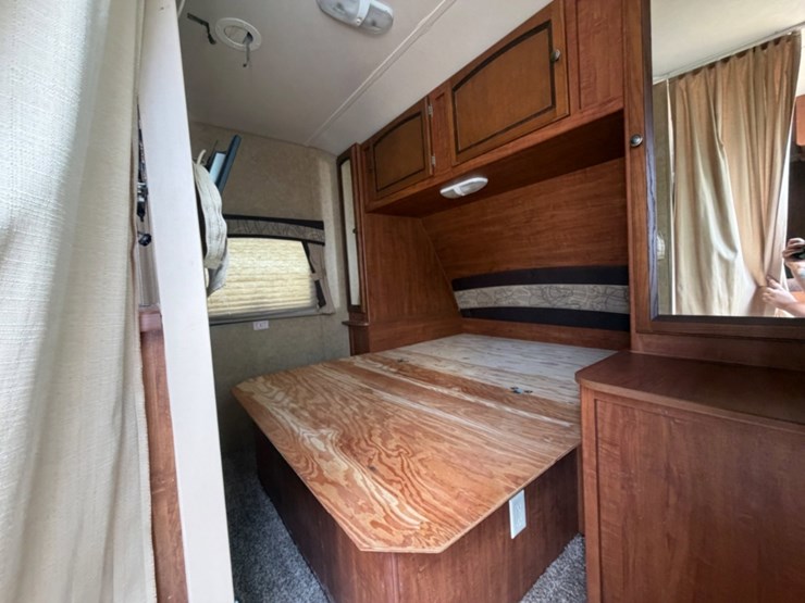 2013-jayco-white-hawk-ultra-lite-bumper-pull-image-8