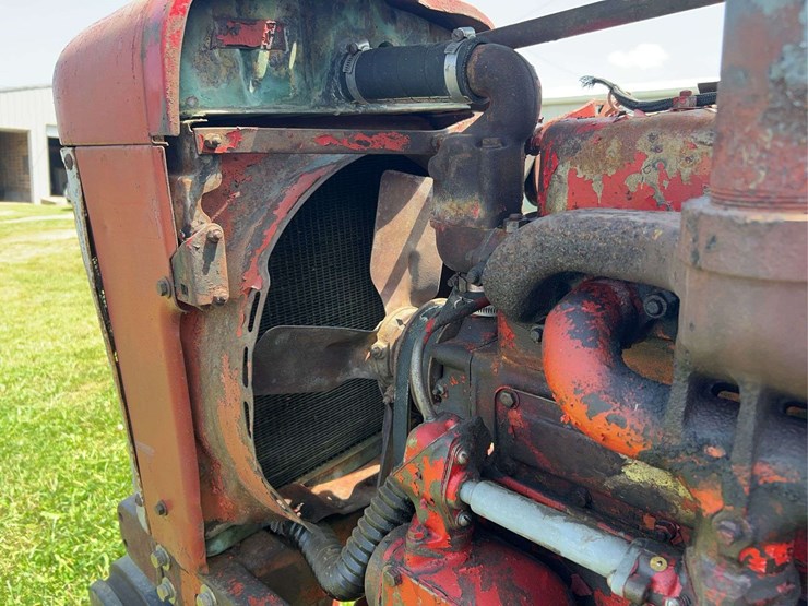 1955-farmall-300-image-24