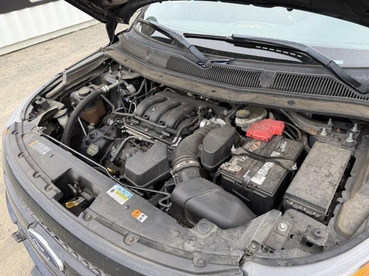 2015-ford-explorer-image-19