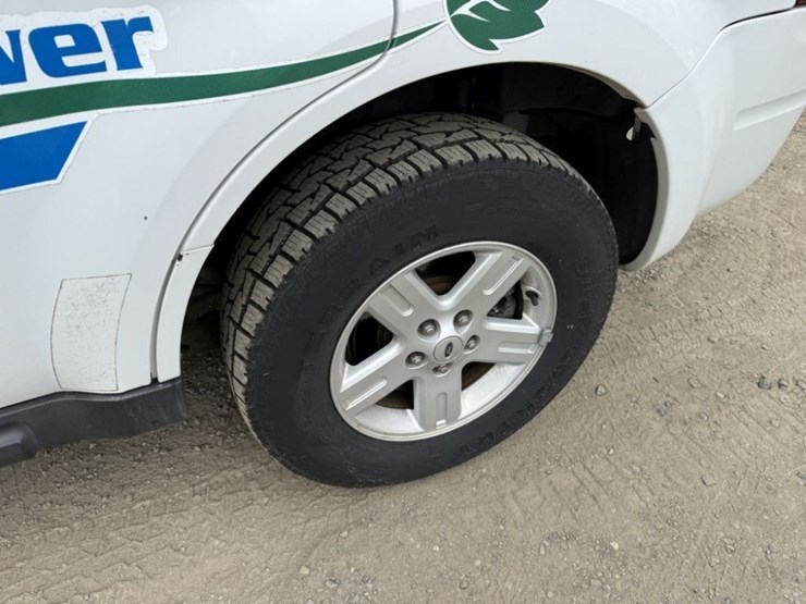 2008-ford-escape-image-11