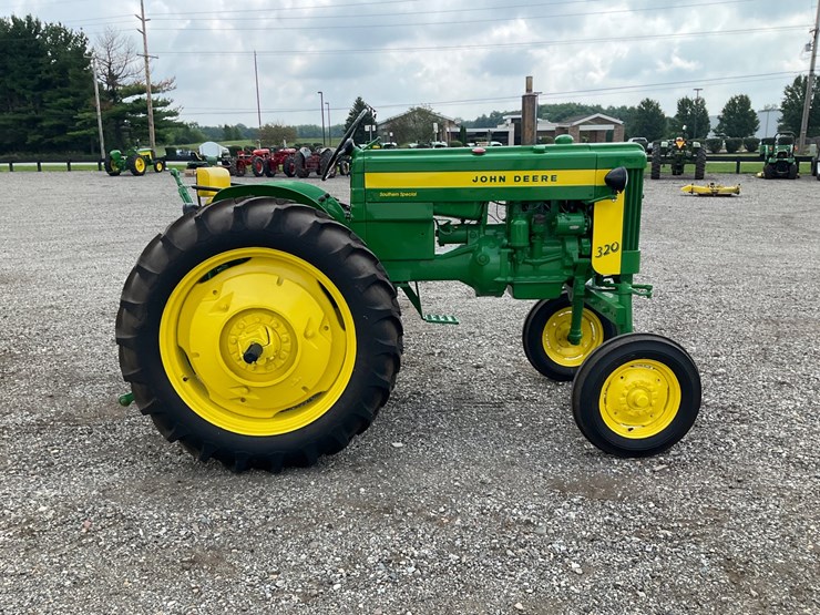 1957-john-deere-320-image-6