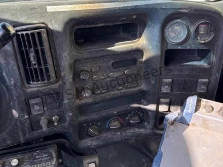 2004-chevrolet-c4500-kodiak-water-truck-image-21