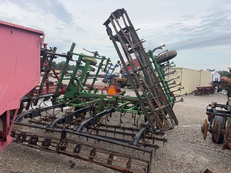 2025-john-deere-960-image-6