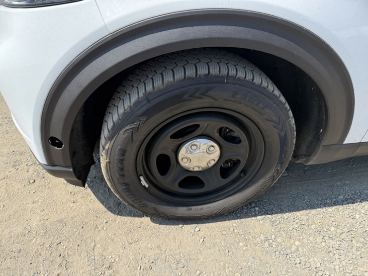 2020-ford-explorer-image-9