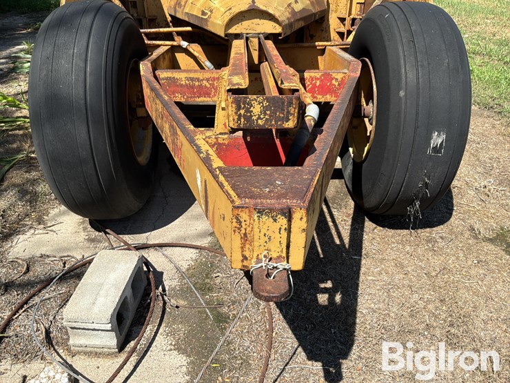 soil-mover-90-e-pull-type-scraper-image-18