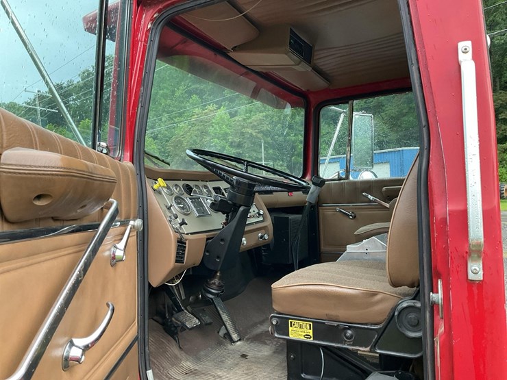 1989-ford-l8000-image-16