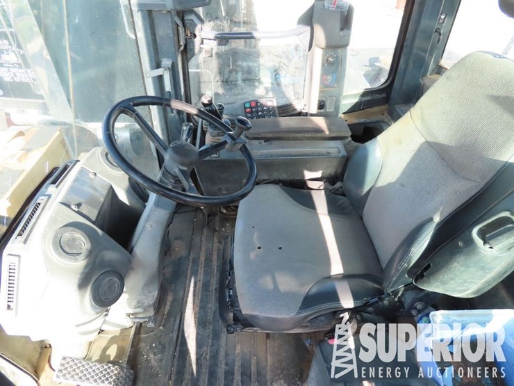 2010-deere-644k-image-5