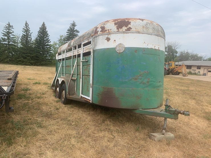 stock-trailer-image-3