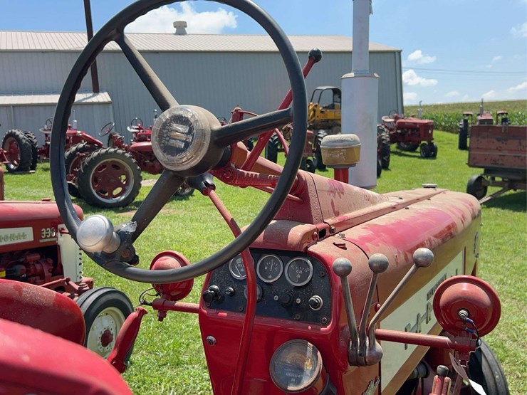 1957-farmall-350-image-17