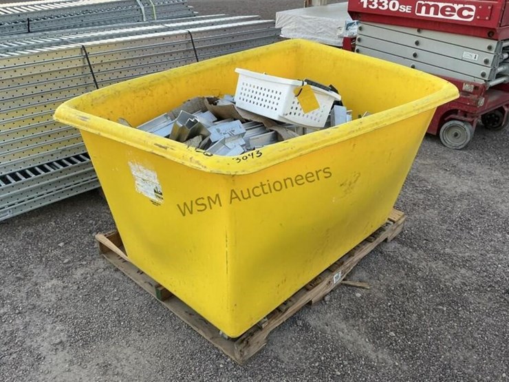 tub-of-asst-brackets-image-1