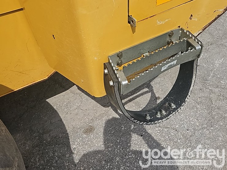 2014-deere-624k-image-34