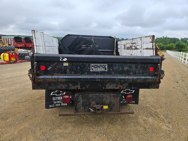 2016-chevrolet-3500-image-4