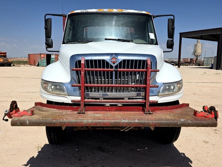 2018-international-durastar-4300-image-3