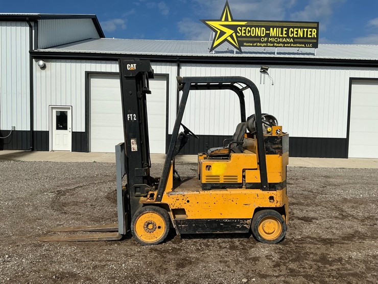 caterpillar-t80d-image-2
